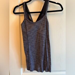 EUC Lululemon top - super cute style